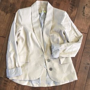 Willow and Clay Linen Blazer